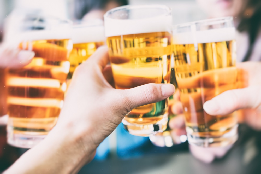 „Bier um 4!“ ist ein ungezwungener Netzwerkanlass für Mieter & Co-Worker und alle Interessierten, die sich bei einem kühlen Bier austauschen und sich besser kennenlernen möchten.