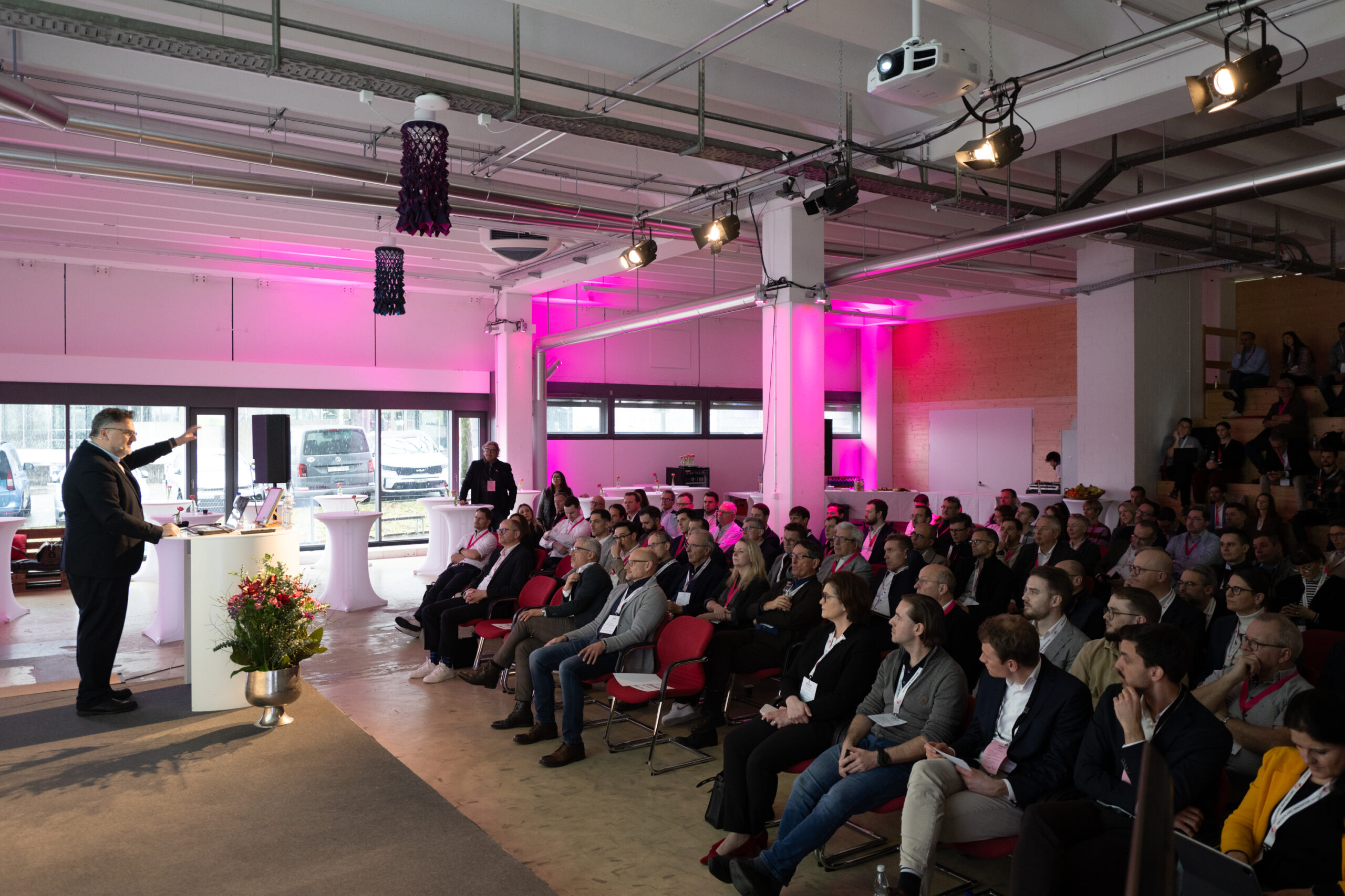 Erstes Innovationsforum zur KI in der Ostschweiz bringt Wirtschaft zusammen